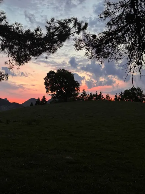 Coucher de soleil sur les montagnes pendant le stage